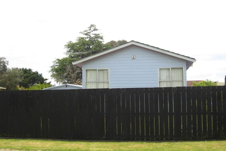Photo of property in 4 Smedley Street, Manurewa, Auckland, 2102