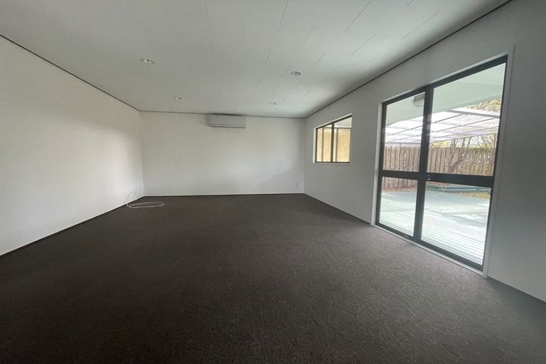 Photo of property in 25 Sandgate Avenue, Botany Downs, Auckland, 2010
