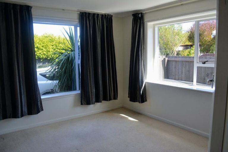 Photo of property in 27 Grassmere Street, Papanui, Christchurch, 8052