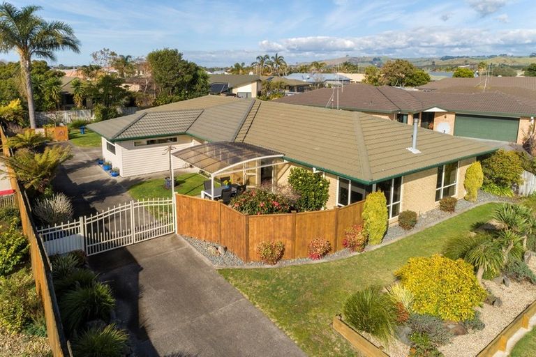 Photo of property in 112 Pacific View Road, Papamoa Beach, Papamoa, 3118