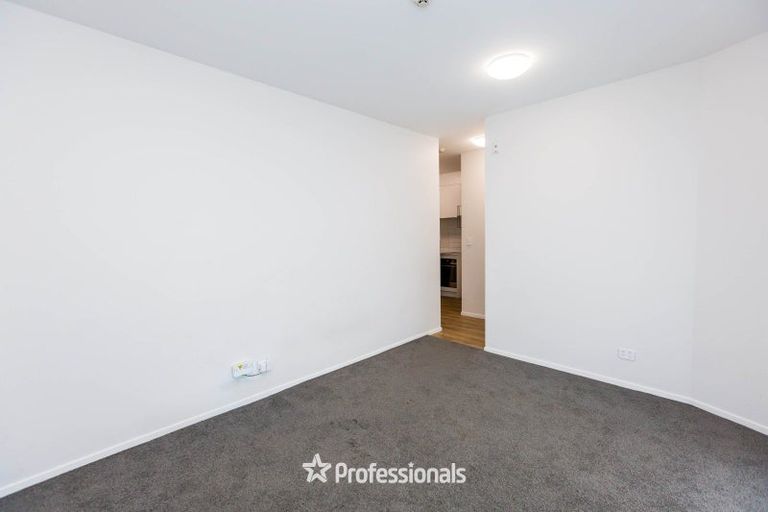 Photo of property in 2a Gibbons Street, Upper Hutt Central, Upper Hutt, 5018