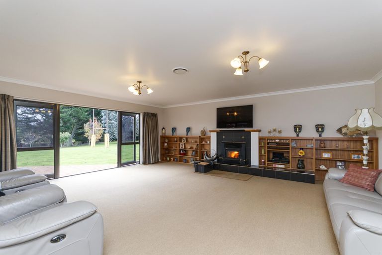 Photo of property in 45 Dobsons Lane, Kelvin Grove, Palmerston North, 4470