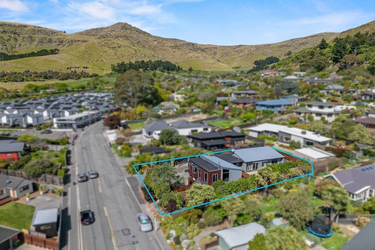 Photo of property in 77 Port Hills Road, Heathcote Valley, Christchurch, 8022