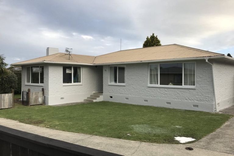 Photo of property in 20 Queen Road, Bellevue, Tauranga, 3110