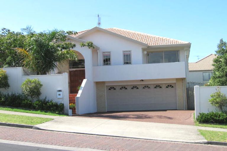 Photo of property in 26 Caversham Drive, Torbay, Auckland, 0630