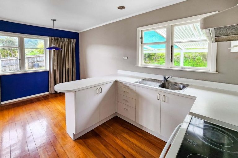 Photo of property in 59 Raukawa Street, Stokes Valley, Lower Hutt, 5019