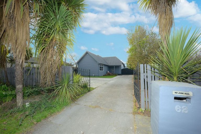 Photo of property in 62 Northcote Road, Northcote, Christchurch, 8052