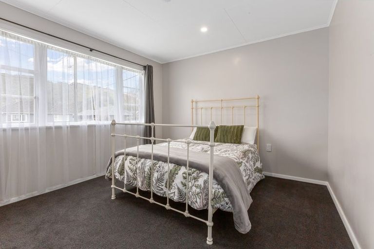 Photo of property in 18 Dover Road, Wainuiomata, Lower Hutt, 5014