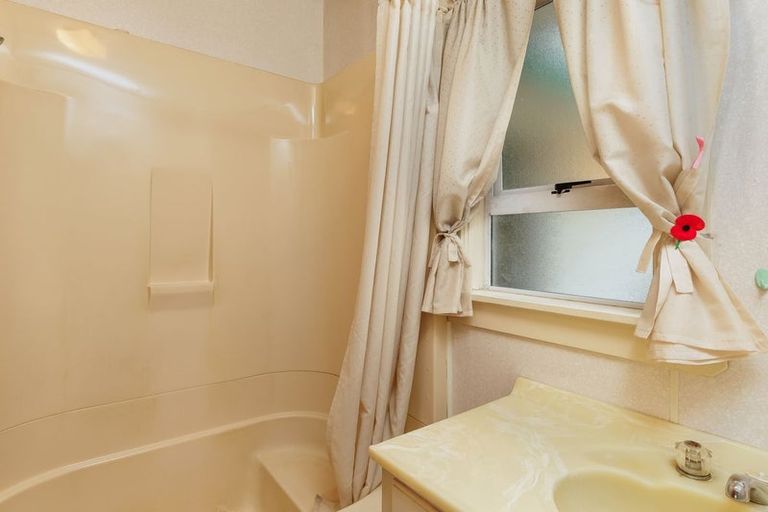 Photo of property in 6 Holmes Street, Waimate, 7924