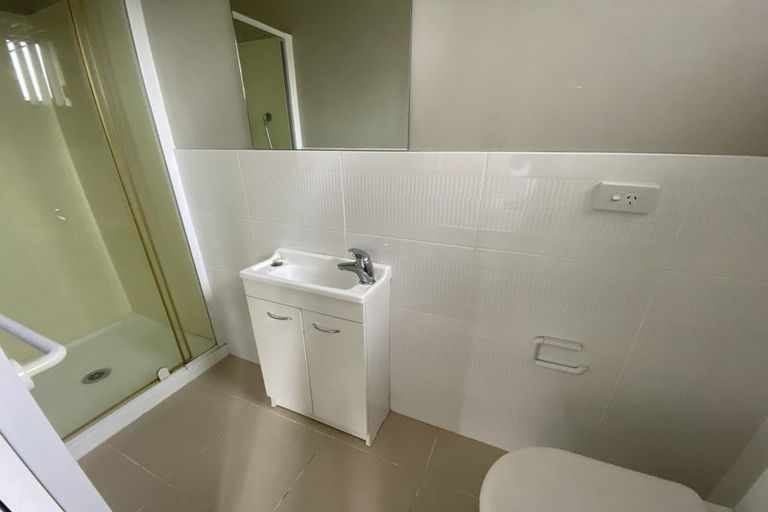 Photo of property in 33 La Trobe Street, Pakuranga Heights, Auckland, 2010