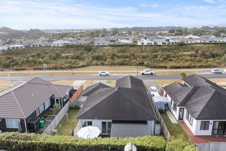 Photo of property in 12 Huarahi Pai Road, Huapai, Kumeu, 0810