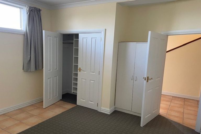 Photo of property in 52 Mitchell Street, Brooklyn, Wellington, 6021