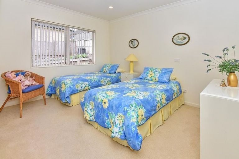 Photo of property in 22 Manara Place, The Gardens, Auckland, 2105