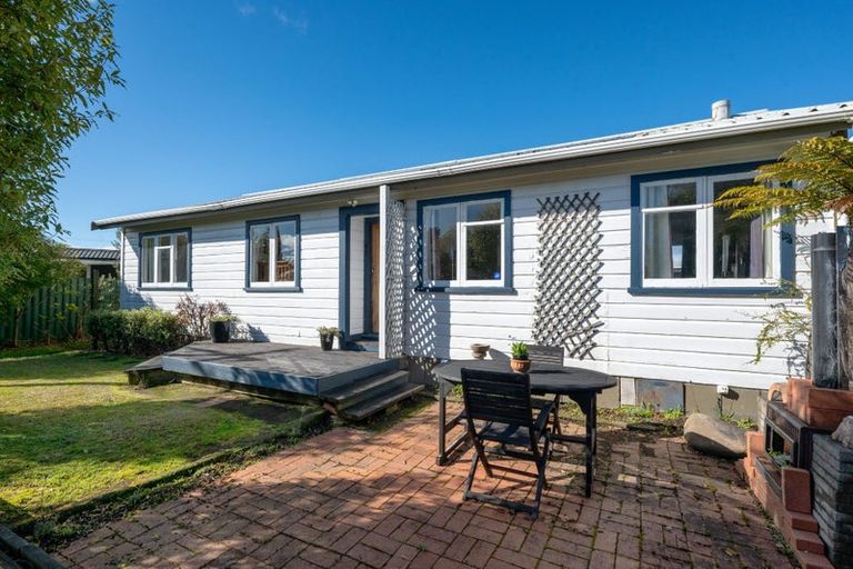 Photo of property in 8a Farnworth Avenue, Holdens Bay, Rotorua, 3010