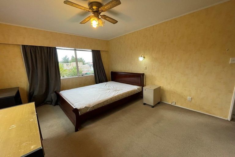 Photo of property in 11 Kathleen Street, Totara Vale, Auckland, 0627