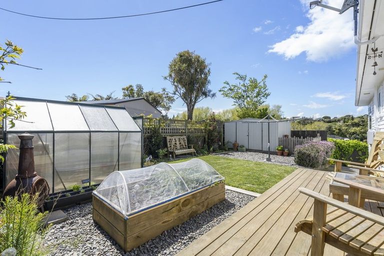 Photo of property in 15 Junction Street, Welbourn, New Plymouth, 4310