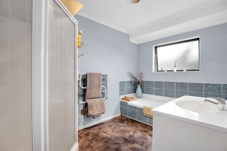 Photo of property in 2 Saxon Woods Drive, Rototuna North, Hamilton, 3210