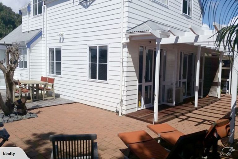 Photo of property in 2/7a Corunna Road, Milford, Auckland, 0620