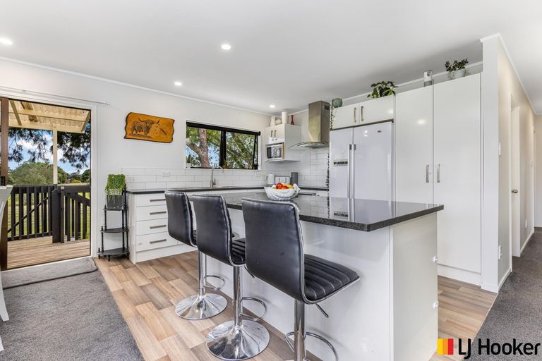 Photo of property in 2/187 Carnoustie Drive, Wattle Downs, Auckland, 2103