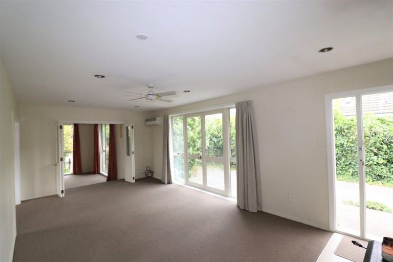 Photo of property in 4 Leeman Place, Redwood, Christchurch, 8051