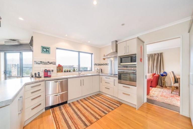Photo of property in 55 Percy Kinsman Crescent, Riverstone Terraces, Upper Hutt, 5018