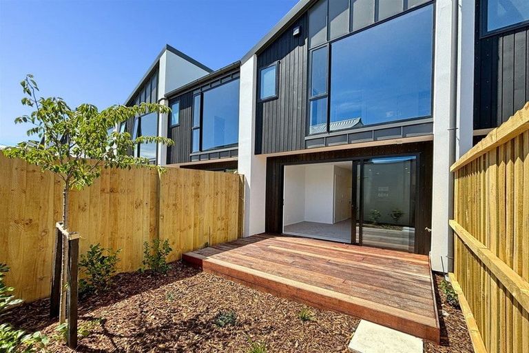 Photo of property in 3/24 Devonport Lane, St Albans, Christchurch, 8014