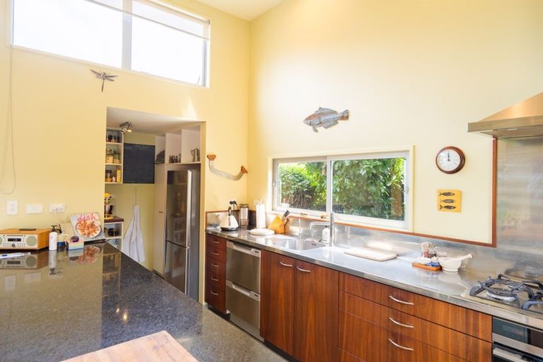 Photo of property in 25 Tennis Court Road, Raumati South, Paraparaumu, 5032