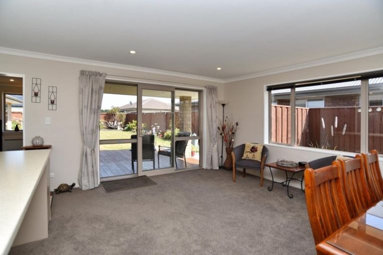 Photo of property in 7 Walnut Way, Rangiora, 7400