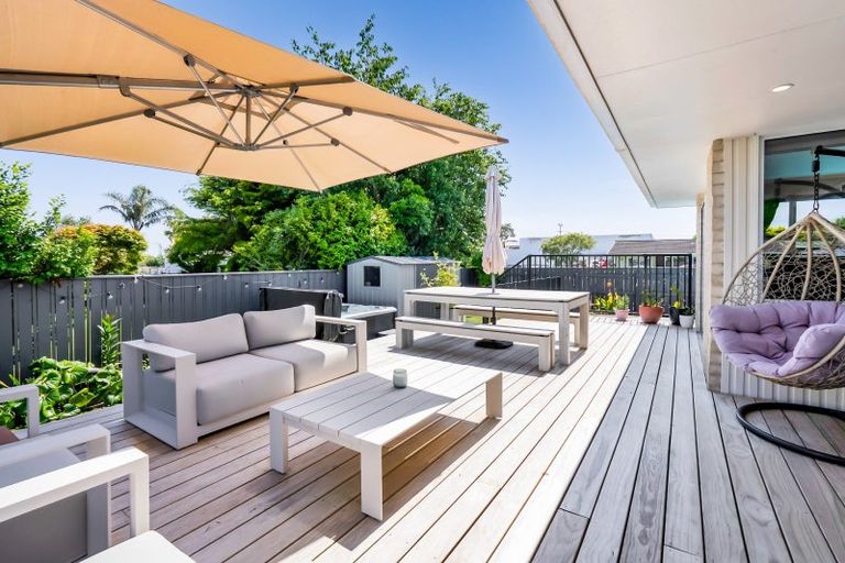 Photo of property in 64 Nevada Drive, Merrilands, New Plymouth, 4312