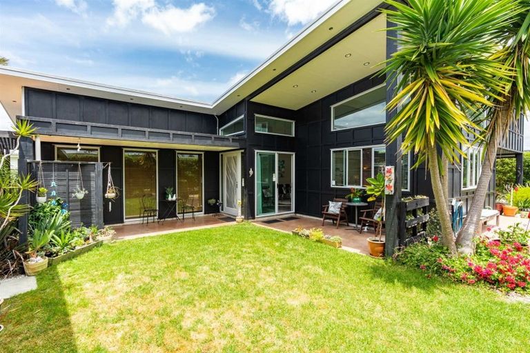 Photo of property in 12 Seabreeze Road, Mangawhai Heads, Mangawhai, 0505