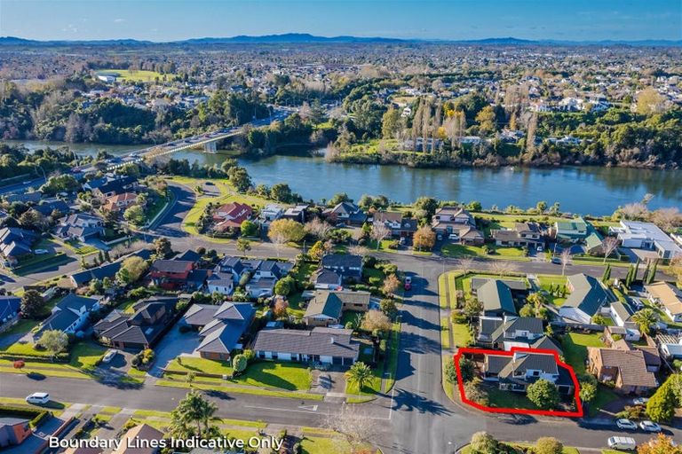 Photo of property in 15 Burn-murdoch Street, St Andrews, Hamilton, 3200