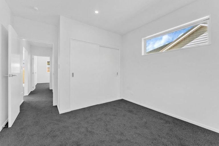 Photo of property in 4/5 Westminster Road, Wainuiomata, Lower Hutt, 5014