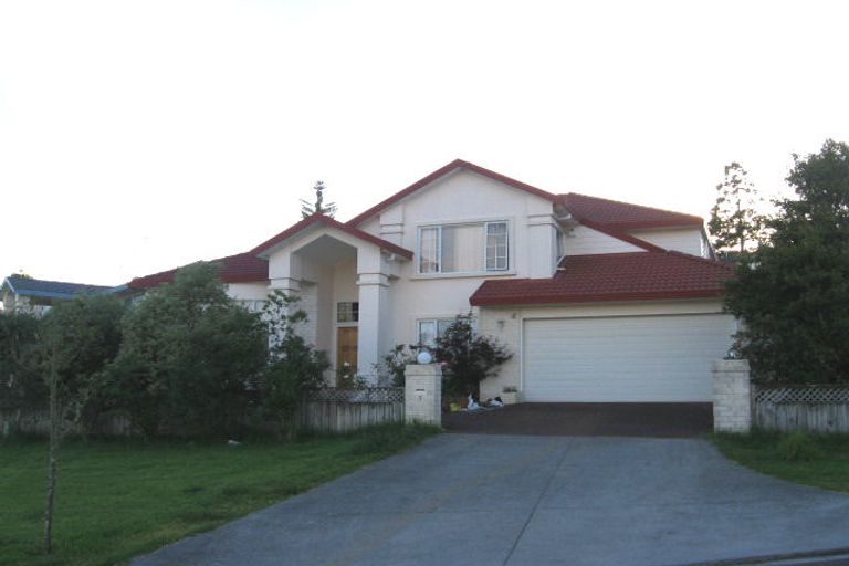 Photo of property in 1 Philip Keith Rise, Hillcrest, Auckland, 0627