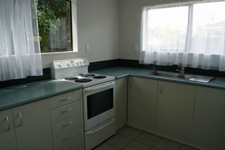 Photo of property in 13 Balloch Street, Randwick Park, Auckland, 2105