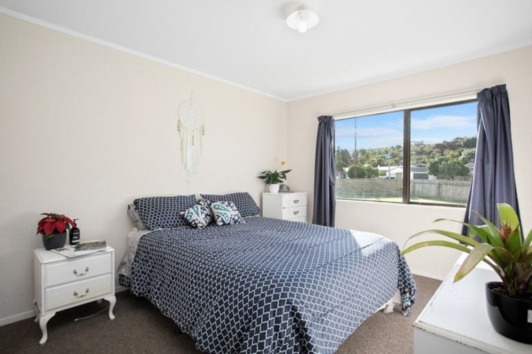 Photo of property in 1 Sandleigh Drive, Athenree, Katikati, 3177