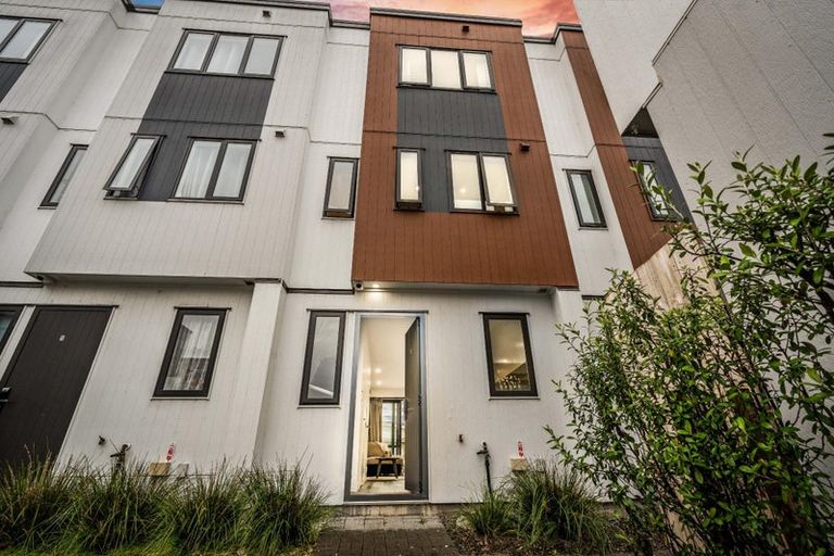 Photo of property in 6/3 Abbotleigh Avenue, Te Atatu Peninsula, Auckland, 0610