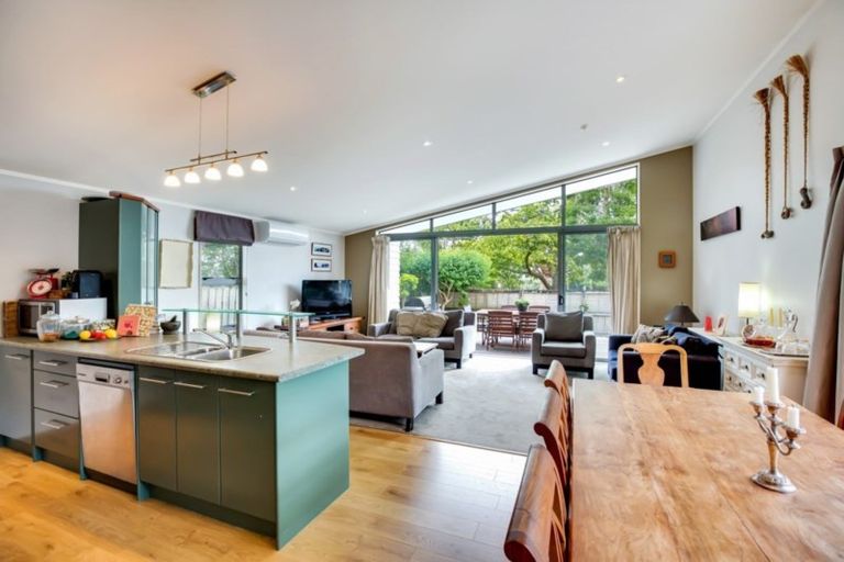 Photo of property in 122a Glendale Road, Glen Eden, Auckland, 0602