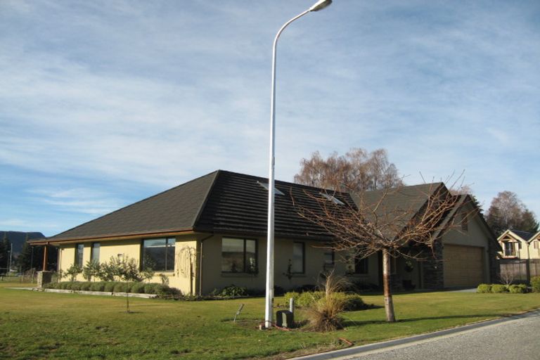 Photo of property in 10 Lansdown Street, Wanaka, 9305