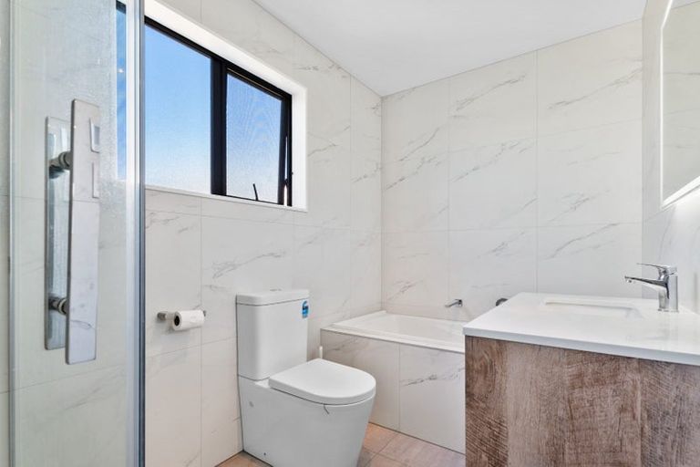 Photo of property in 9c Mowbray Place, Sunnynook, Auckland, 0620