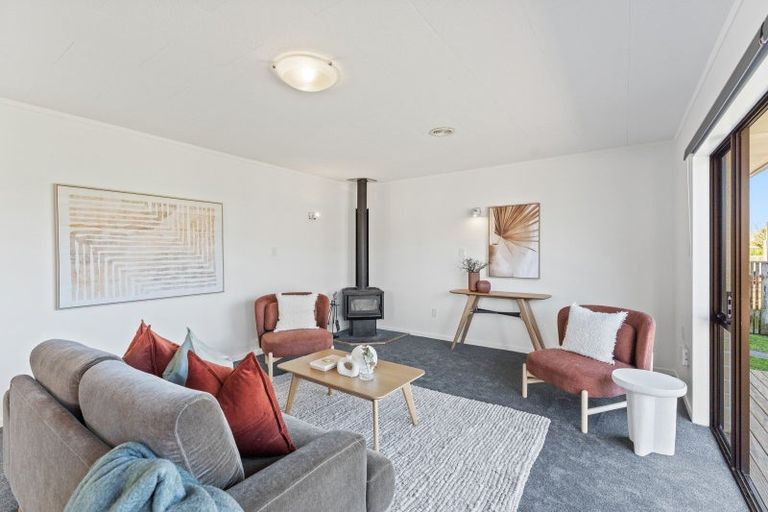 Photo of property in 3 Renata Road, Otaki, 5512