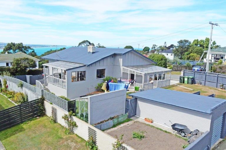 Photo of property in 9 Selwyn Street, South Hill, Oamaru, 9400