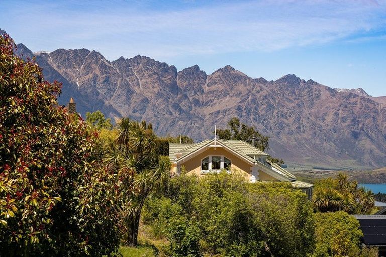 Photo of property in 15 Manchester Place, Queenstown, 9300
