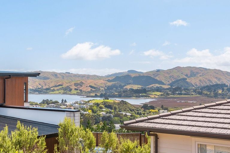 Photo of property in 127 Endeavour Drive, Whitby, Porirua, 5024