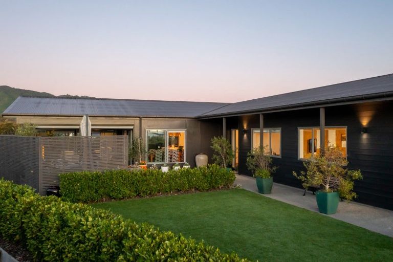 Photo of property in 3 Lamont Place, Waikanae, 5036