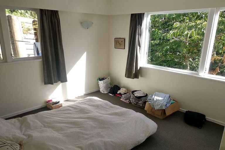 Photo of property in 21 Highbury Crescent, Highbury, Wellington, 6012