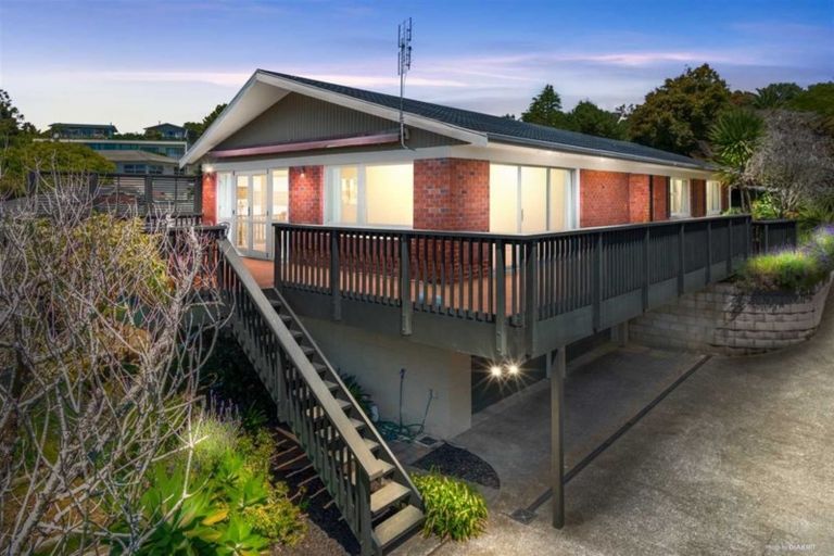 Photo of property in 23 Charles Dickens Drive, Mellons Bay, Auckland, 2014