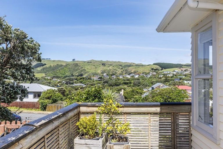 Photo of property in 12 Raroa Place, Pukerua Bay, 5026