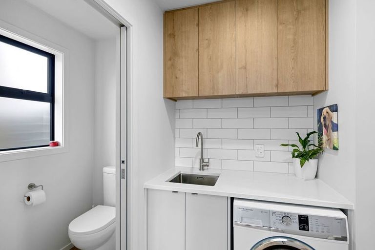 Photo of property in 8/489 Riverside Drive, Fairfield, Lower Hutt, 5011