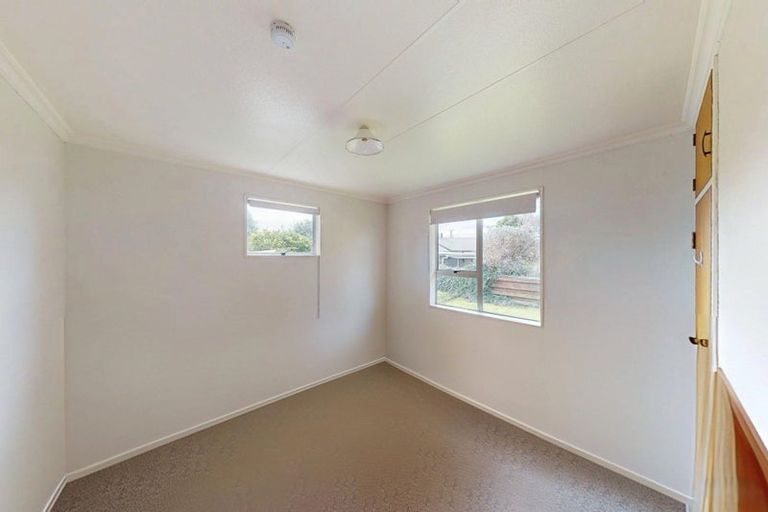 Photo of property in 6 Walker Crescent, Bulls, 4818