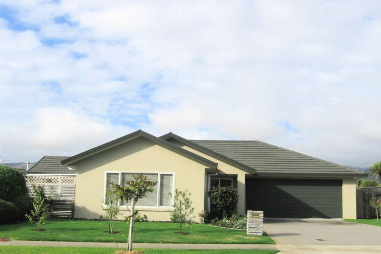 Photo of property in 5 San Priamo Place, Paraparaumu Beach, Paraparaumu, 5032